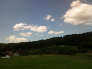 空と田と山と BGMはサマーウォーズ