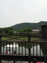 宮川を渡る橋の上から